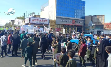 راهپیمایی 13 آبان‌ماه در فاروج برگزار شد