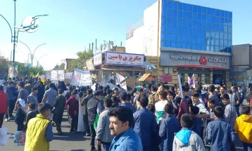 راهپیمایی 13 آبان‌ماه در فاروج برگزار شد