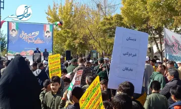 راهپیمایی 13 آبان‌ماه در فاروج برگزار شد