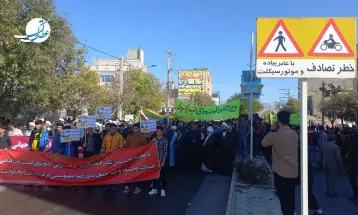 راهپیمایی 13 آبان‌ماه در فاروج برگزار شد